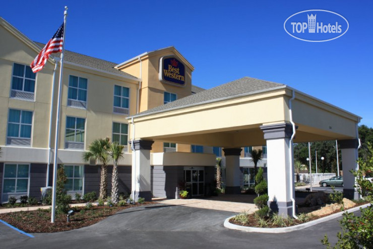 Best Western Plus Chain of Lakes Inn & Suites