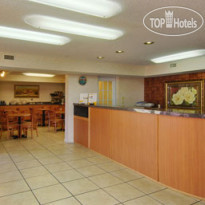Howard Johnson Hotel - Tampa Airport Stadium