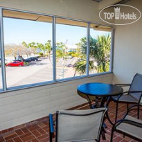 Best Western Plus Yacht Harbor Inn 