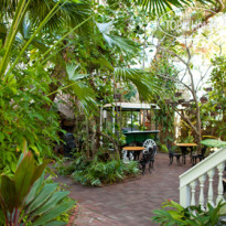 Island City House Hotel Сад