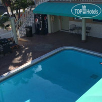 Blue Wave Hollywood Beach 