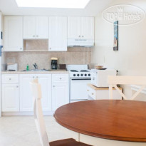 Coastal Waters Inn Номер