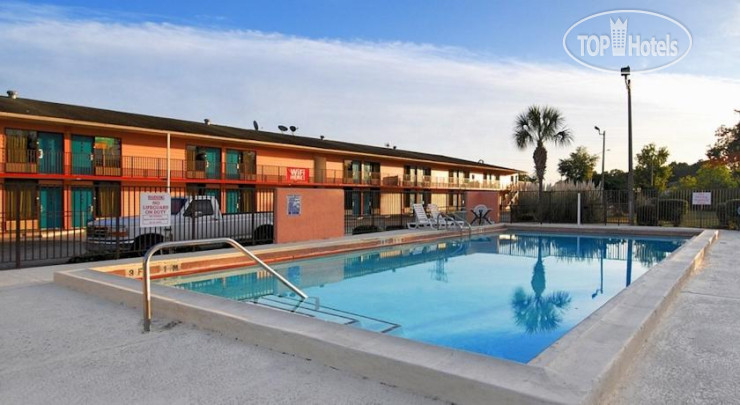 New photos from tourists Super 6 Inn & Suites Pensacola 2*