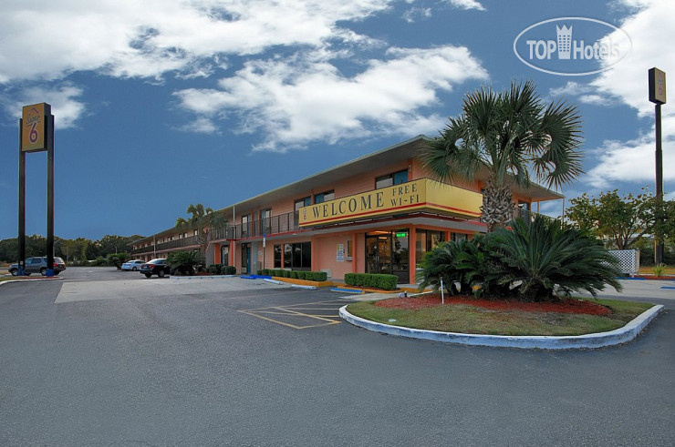 Hotel photo Super 6 Inn & Suites Pensacola 2*