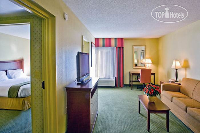 New photos from tourists Holiday Inn Express Tampa Brandon 2*