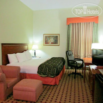 La Quinta Inn & Suites St. Petersburg Northeast 