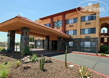 Hotel photo Quality Inn & Suites Phoenix  2*