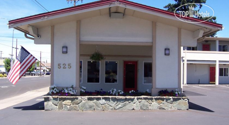 Hotelier's photos Red Carpet Inn Medford 3*