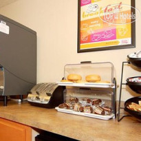 Econo Lodge Inn & Suites Hillsboro 