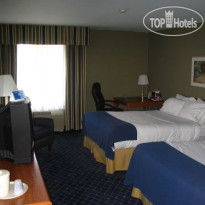 Holiday Inn Express Hotel & Suites Delafield 