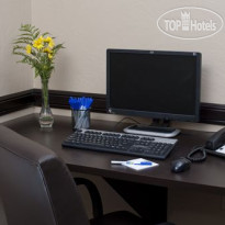 Holiday Inn Express Hotel & Suites Green Bay East 