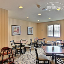 Cobblestone Inn & Suites - Brillion Столовая