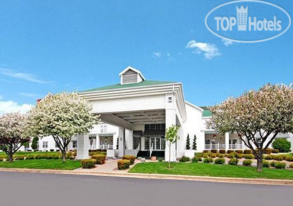 Hotelier's photos Comfort Suites Appleton Airport 4*