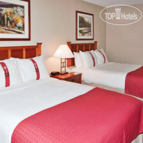 Holiday Inn Hotel & Suites Warren