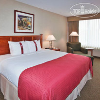 Holiday Inn Hotel & Suites Warren