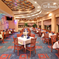 Holiday Inn Hotel & Suites Warren