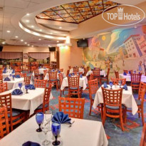 Holiday Inn Hotel & Suites Warren