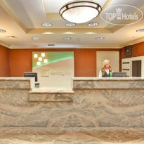 Holiday Inn Hotel & Suites Warren