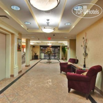 Holiday Inn Hotel & Suites Warren
