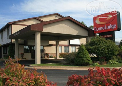 Hotel photo Econo Lodge Traverse City 2*