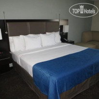 Holiday Inn Express Romulus-Detroit Airport 