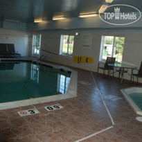 Holiday Inn Express Hotel & Suites Fenton 