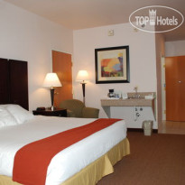 Holiday Inn Express Hotel & Suites Fenton
