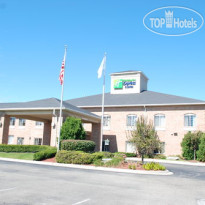Holiday Inn Express Hotel & Suites Fenton