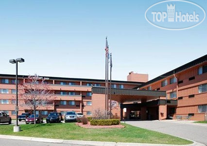 Hotelier's photos Comfort Inn Farmington Hills 2*