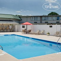 Comfort Inn Lancaster County North  бассейн