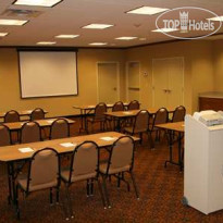 Hampton Inn & Suites Warren 