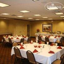 Hampton Inn & Suites Warren 