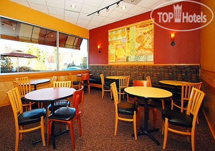 New photos from tourists Quality Inn University Center 2*