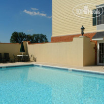 Hampton Inn & Suites Williamsburg Square 