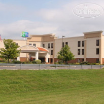 Holiday Inn Express Lewisburg New Columbia 