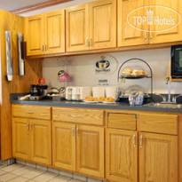 Super 8 Canonsburg Pittsburgh Area Зона для сервировки завтрака