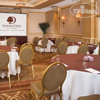 DoubleTree by Hilton Hotel Pittsburgh - Meadow Lands 