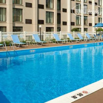 DoubleTree by Hilton Hotel Pittsburgh - Meadow Lands 