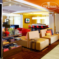 Courtyard State College Лобби