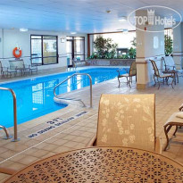 Courtyard State College Крытый бассейн