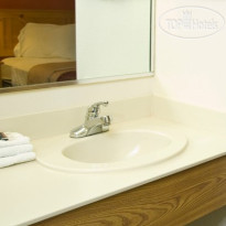 Red Roof Inn & Suites Hermitage 