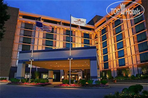Hotel photo Crowne Plaza Main Line 4*