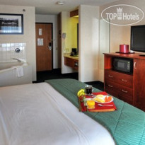 Quality Inn & Suites Steamboat Springs  Jacuzzi Spa King