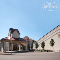 Best Western Plus Crossroads Inn & Conference Center