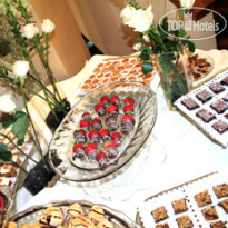 Best Western Plus Crossroads Inn & Conference Center