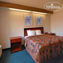 Econo Lodge North Academy  