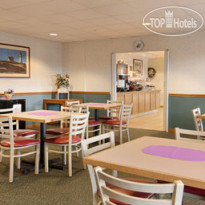 Ramada Limited Colorado Springs Airport 