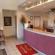 Econo Lodge West  Лобби