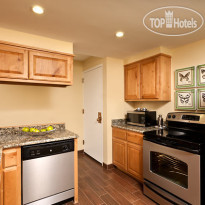 Fairfield Inn Albuquerque University Area Кухня в King Suite