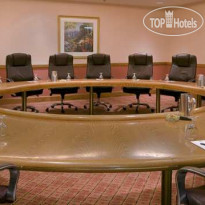 Hilton Indianapolis Hotel & Suites